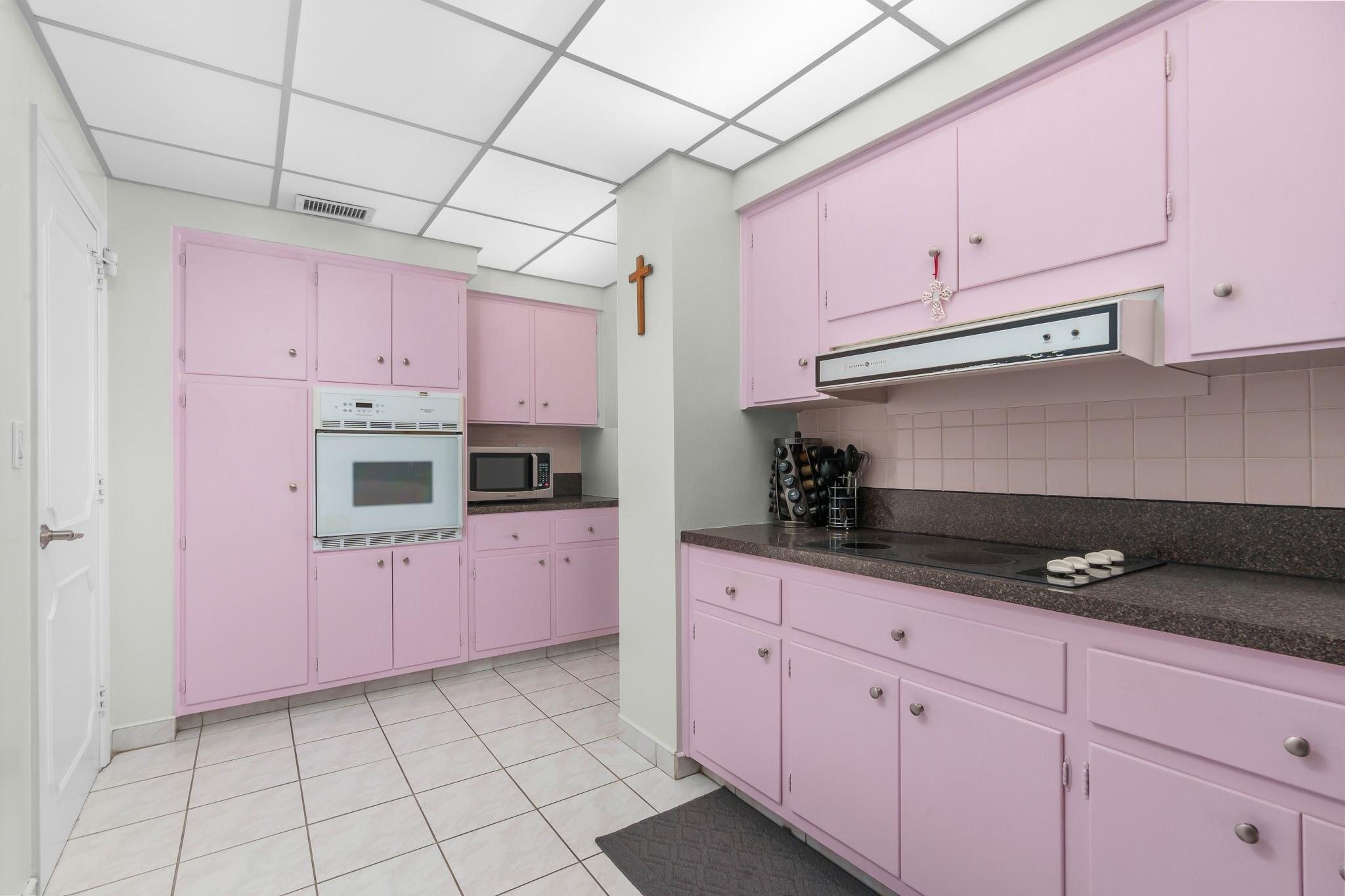 3233 NE 34th St 1207