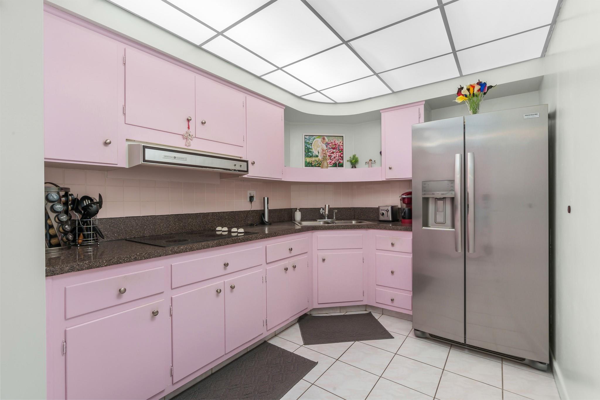 3233 NE 34th St 1207