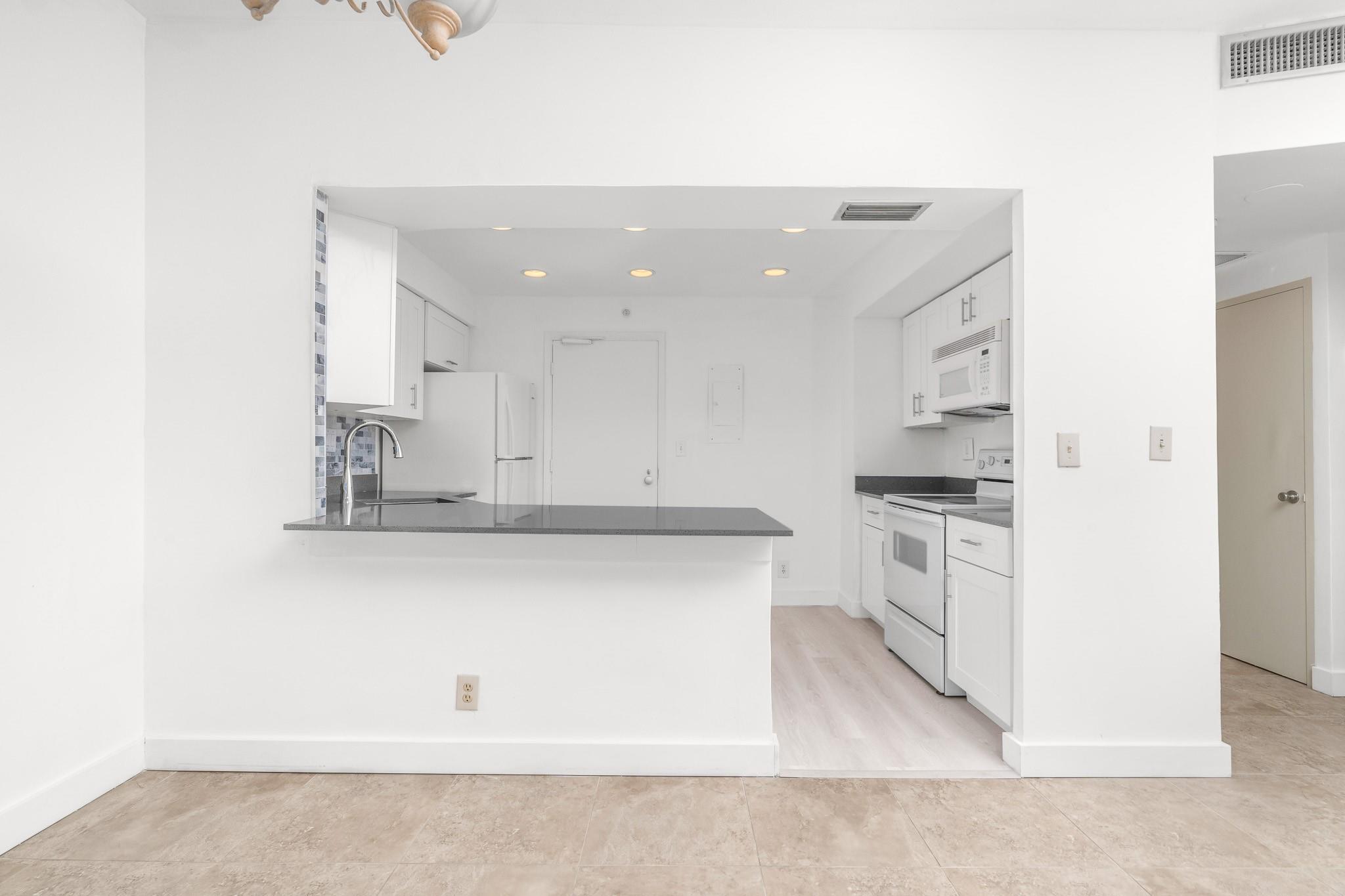 3333 NE 34th St 1714