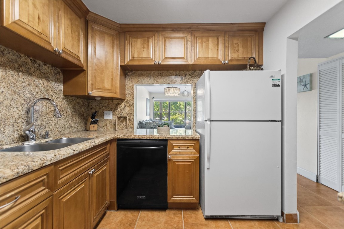 2312 S Cypress Bend Dr 205