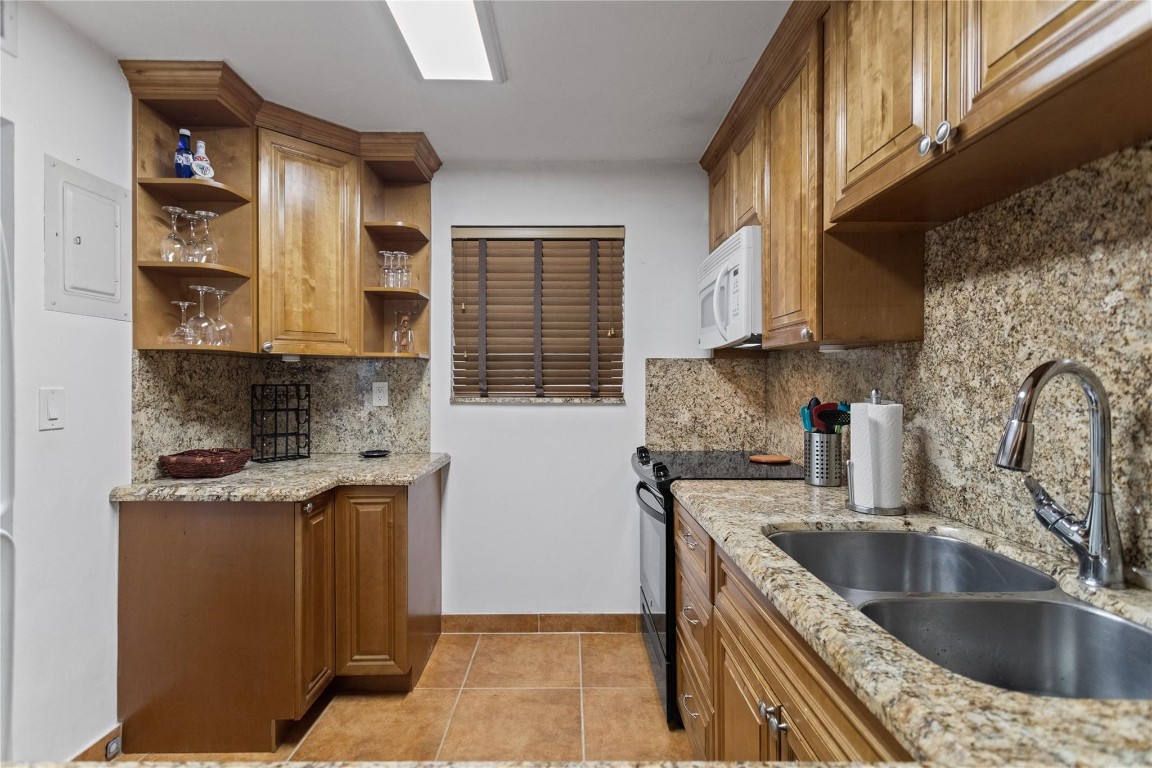 2312 S Cypress Bend Dr 205