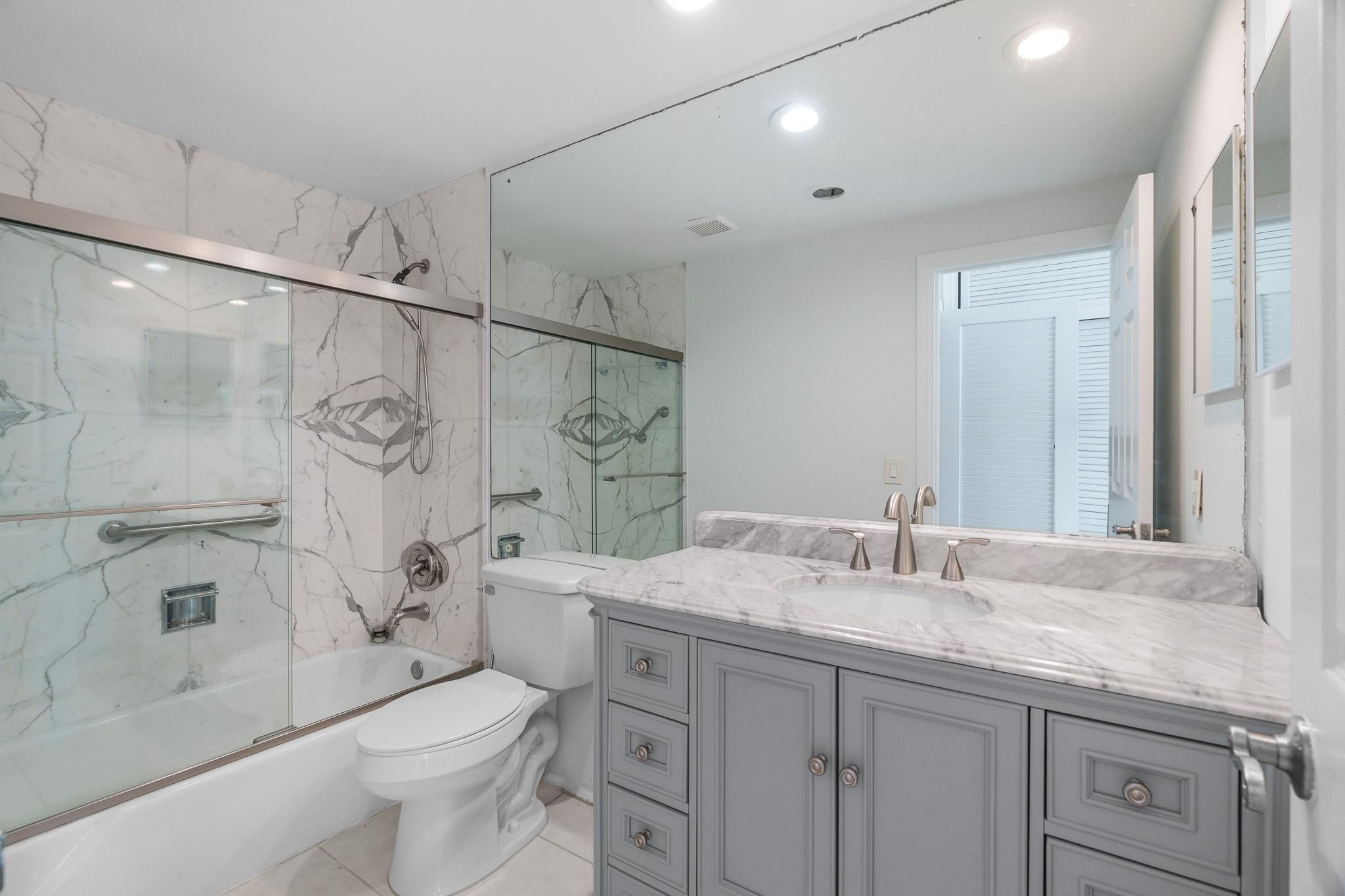 3333 NE 34th St 709