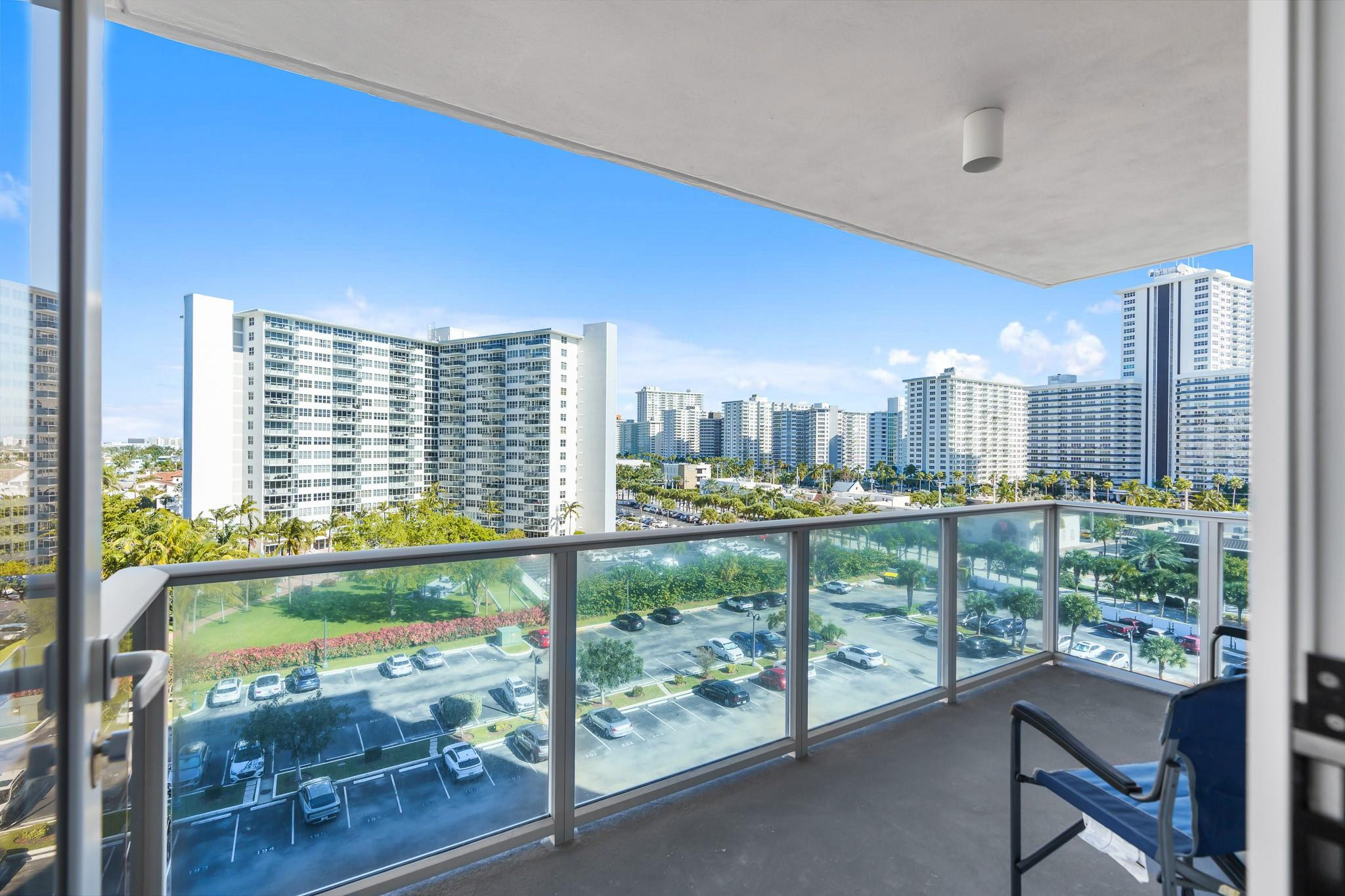 3333 NE 34th St 806