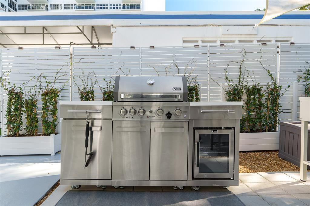 3333 NE 34th Street 522