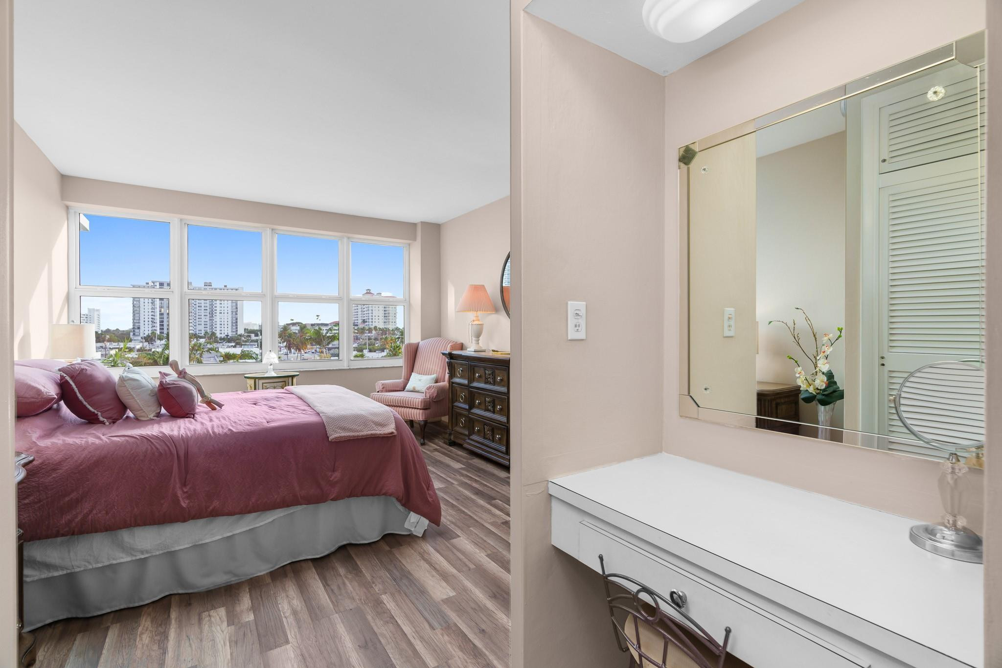 3333 NE 34th Street 522