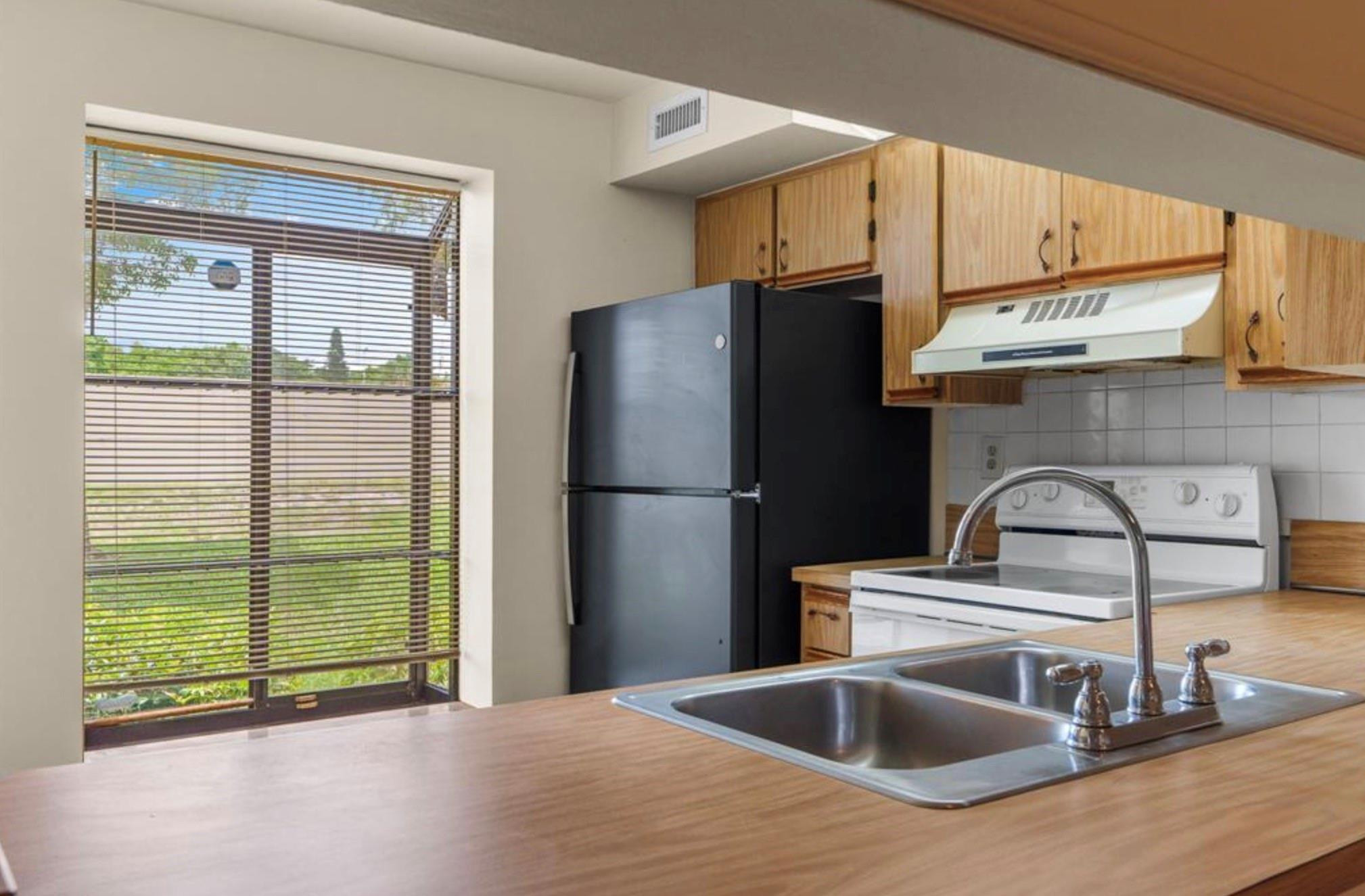 707 Gardens Drive 101