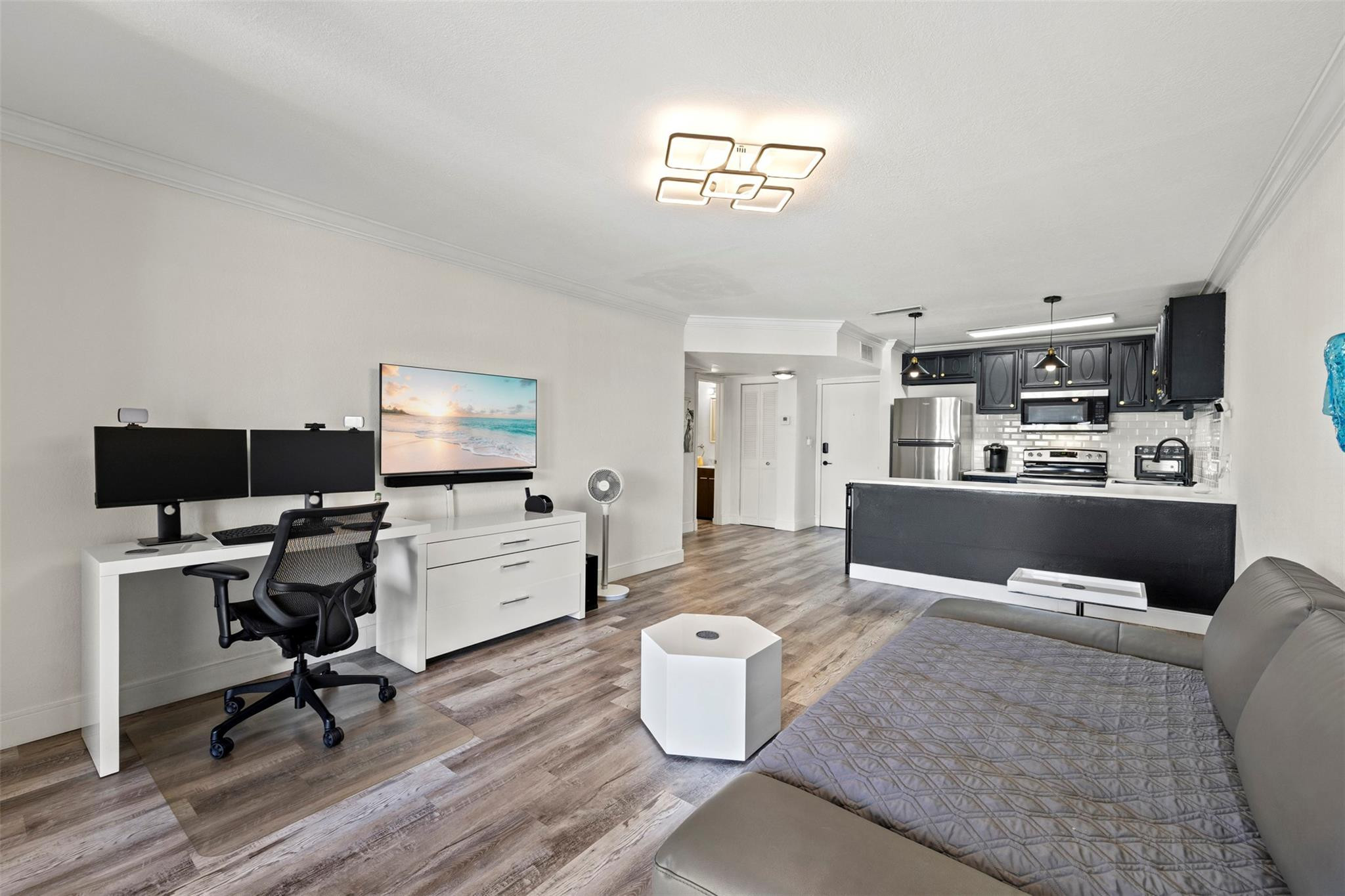 101 E Mcnab Road 219