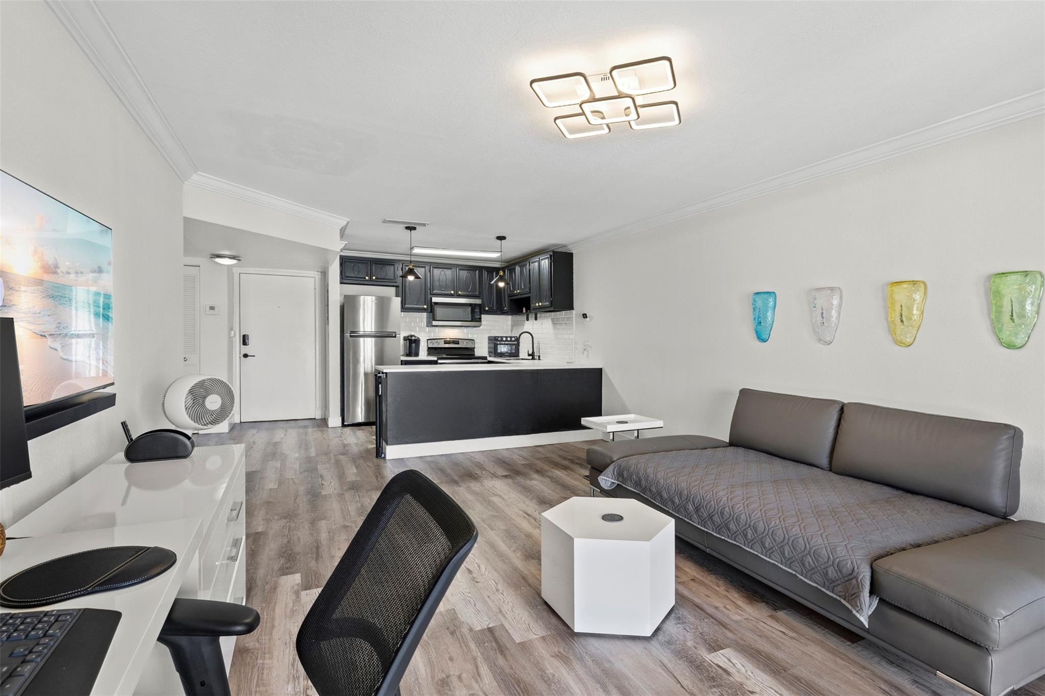 101 E Mcnab Road 219