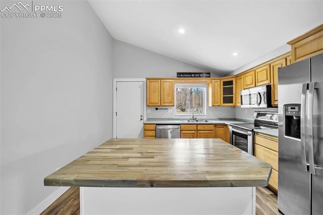 5109 Mira Loma Circle
