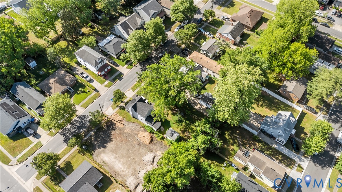 2323 Courtney Ave
