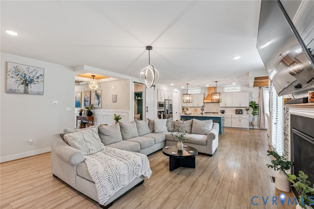 7125 Jones Run Ln