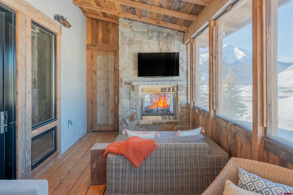 1251 Skyland Drive