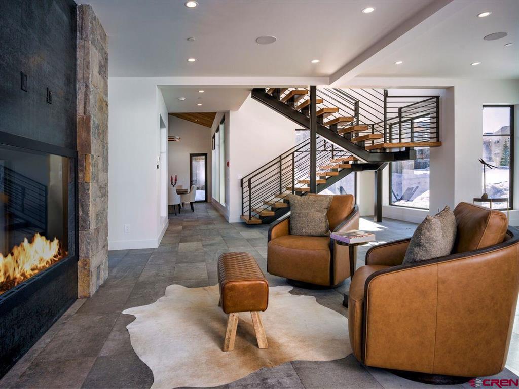 231 S Avion Drive