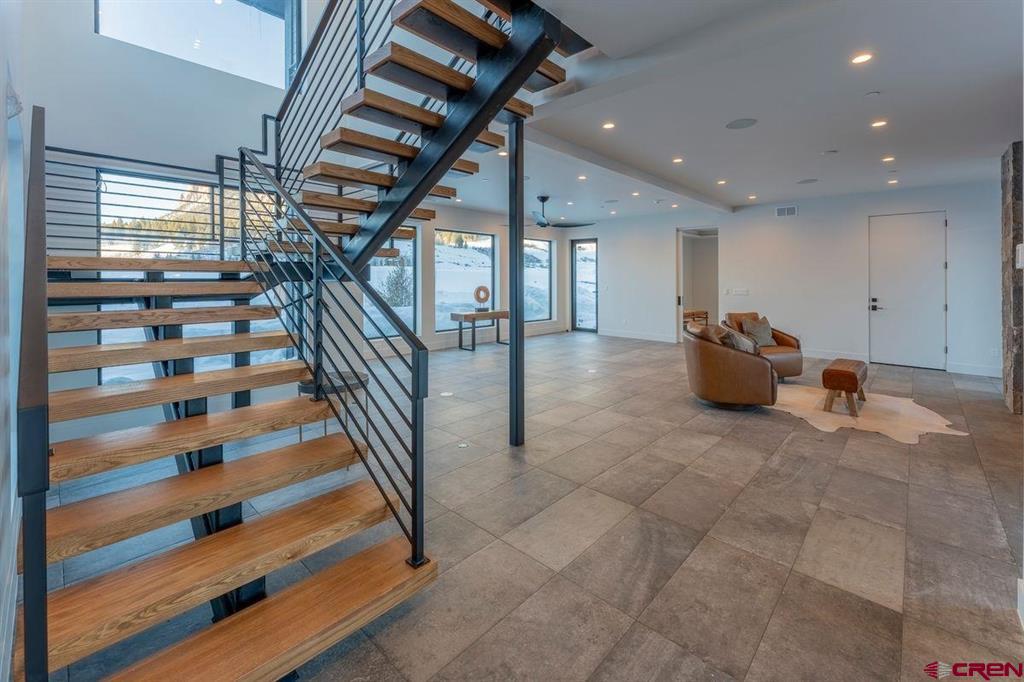 231 S Avion Drive