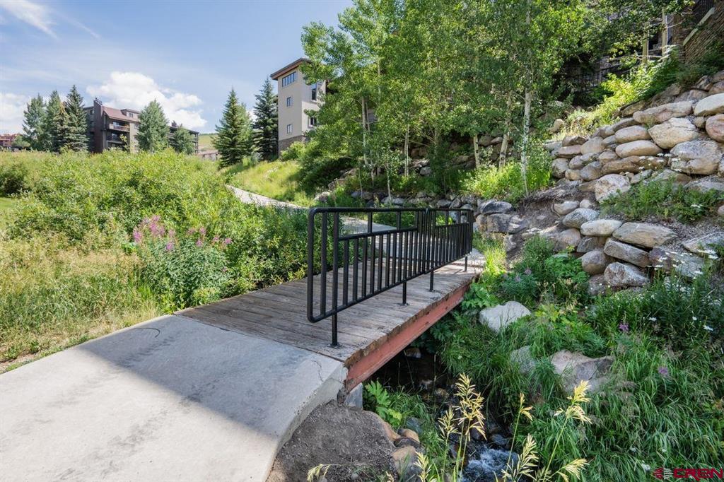 11 Hunter Hill Road Unit: 307/407