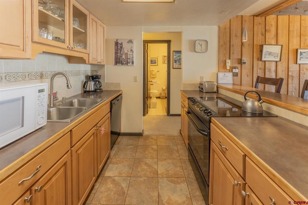 18 Hunter Hill Road Unit: J304