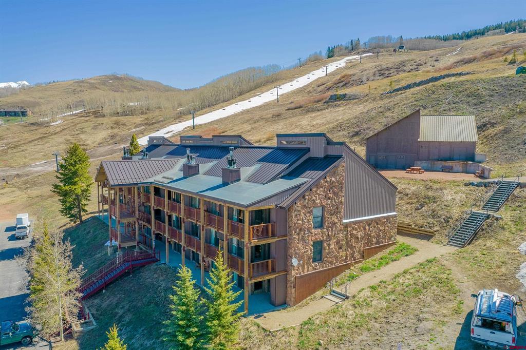 18 Hunter Hill Road Unit: J304