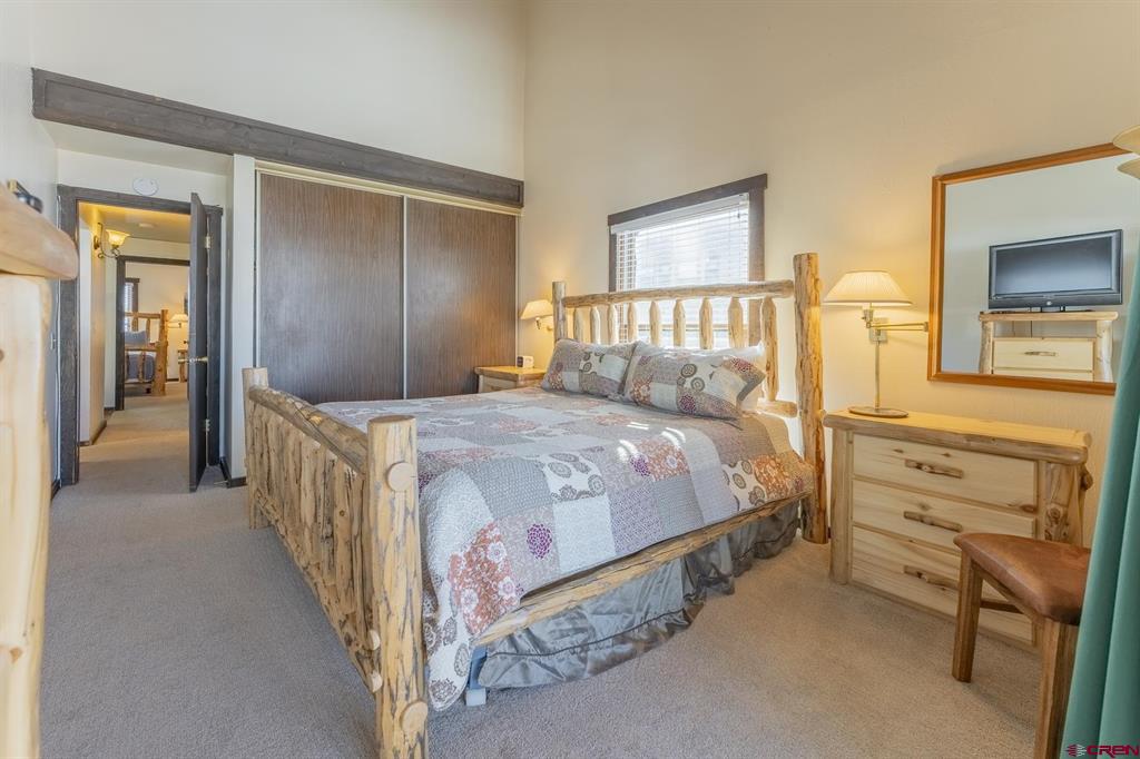 18 Hunter Hill Road Unit: J304