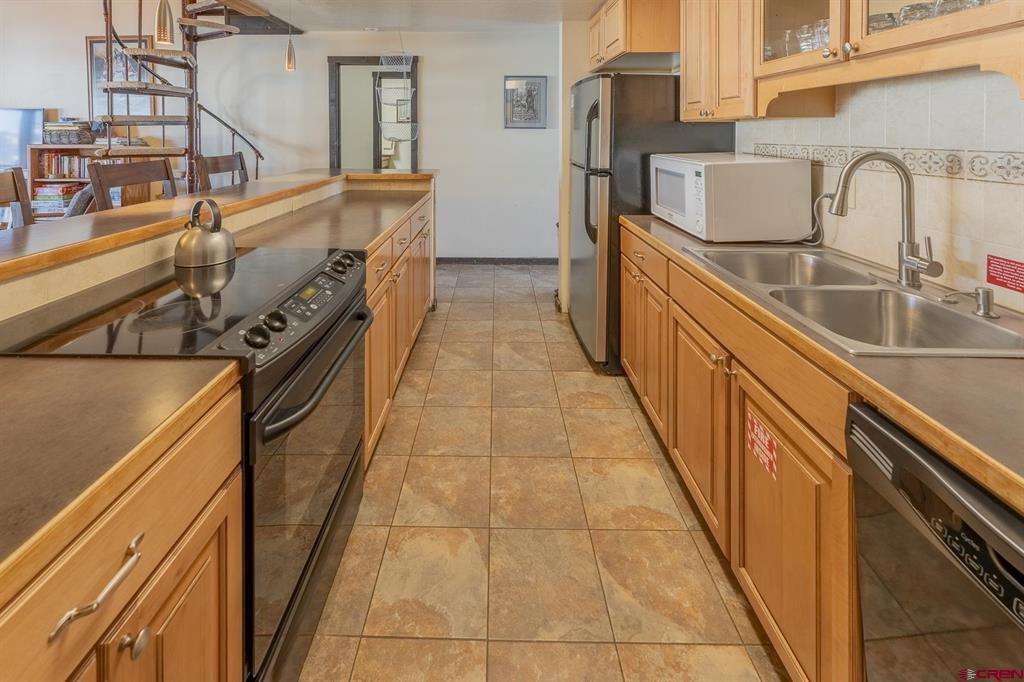 18 Hunter Hill Road Unit: J304