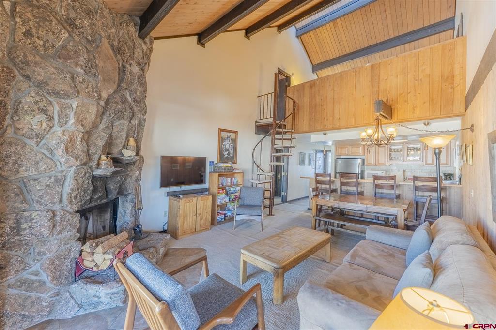 18 Hunter Hill Road Unit: J304