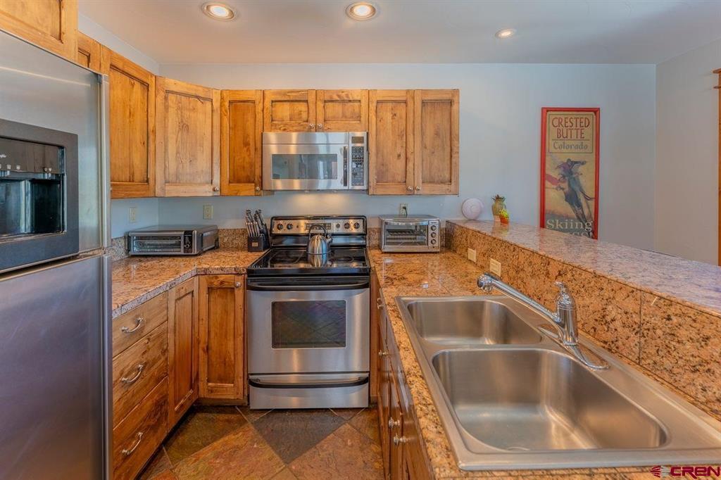 9 Hunter Hill Road Unit: 208