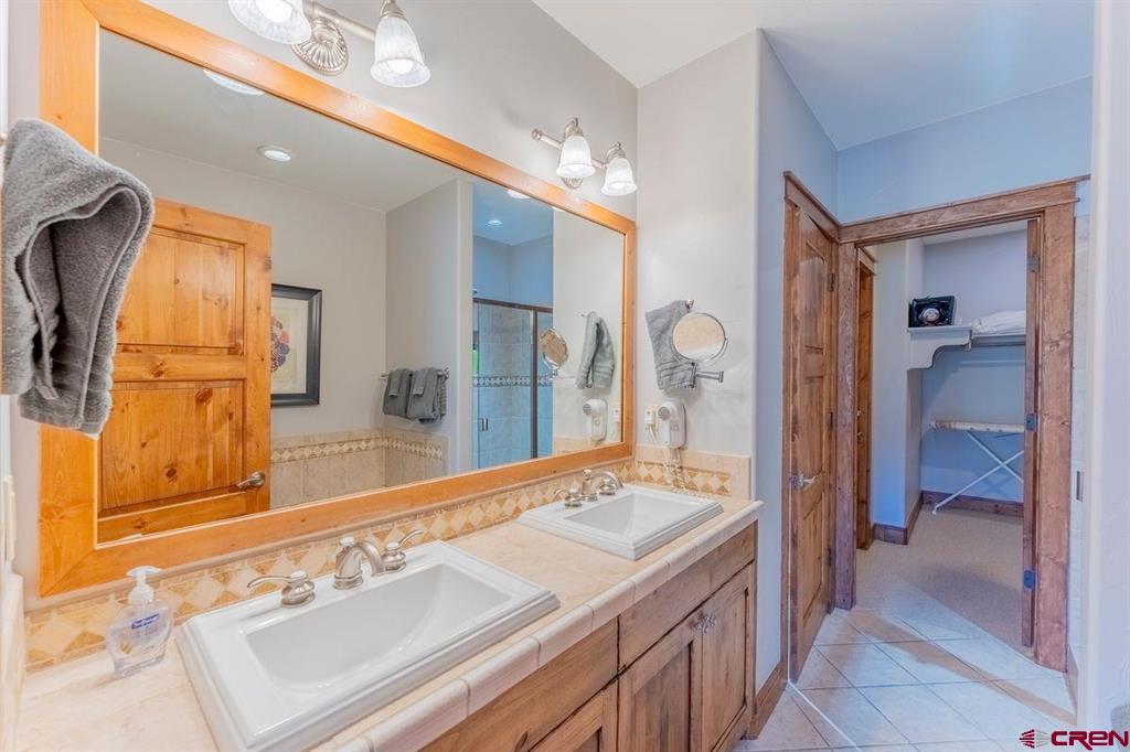 9 Hunter Hill Road Unit: 208