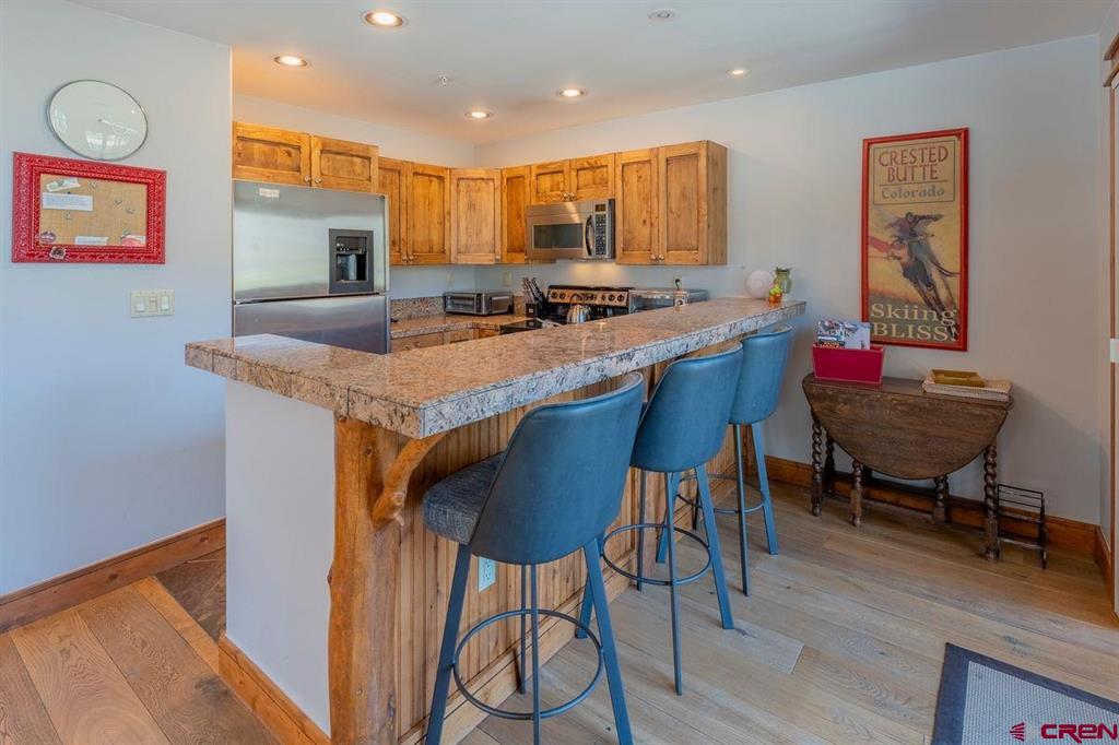 9 Hunter Hill Road Unit: 208