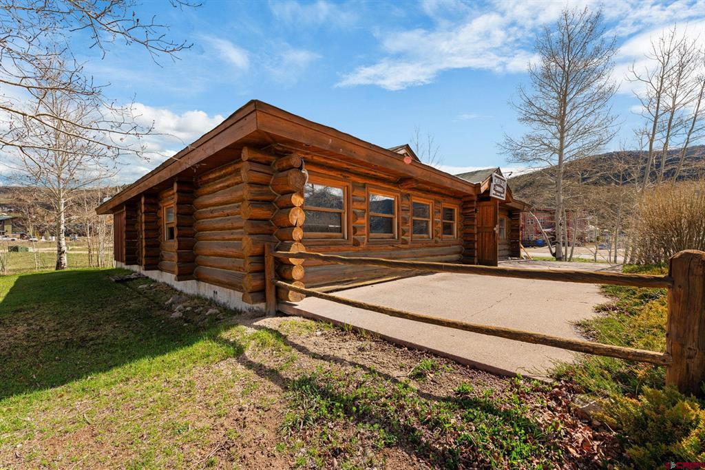 207 Elcho Avenue Unit: 14