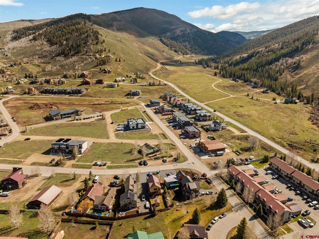 207 Elcho Avenue Unit: 14