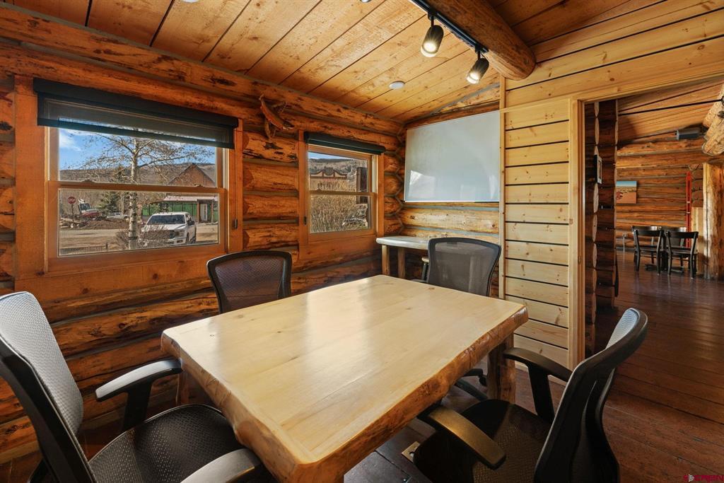 207 Elcho Avenue Unit: 14