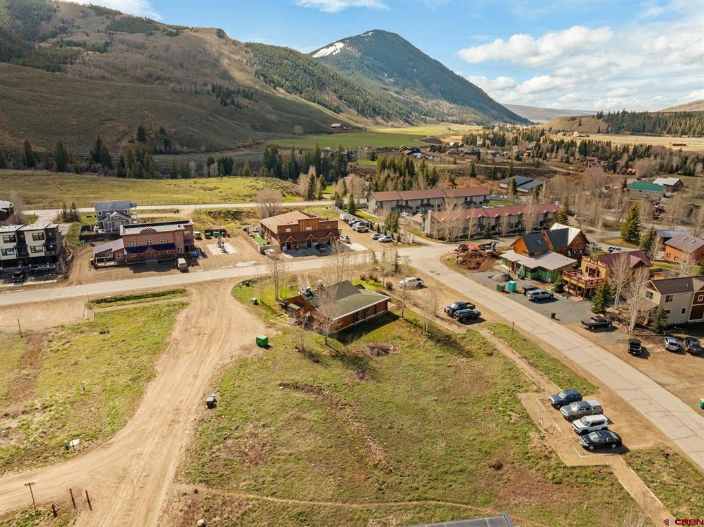 207 Elcho Avenue Unit: 14