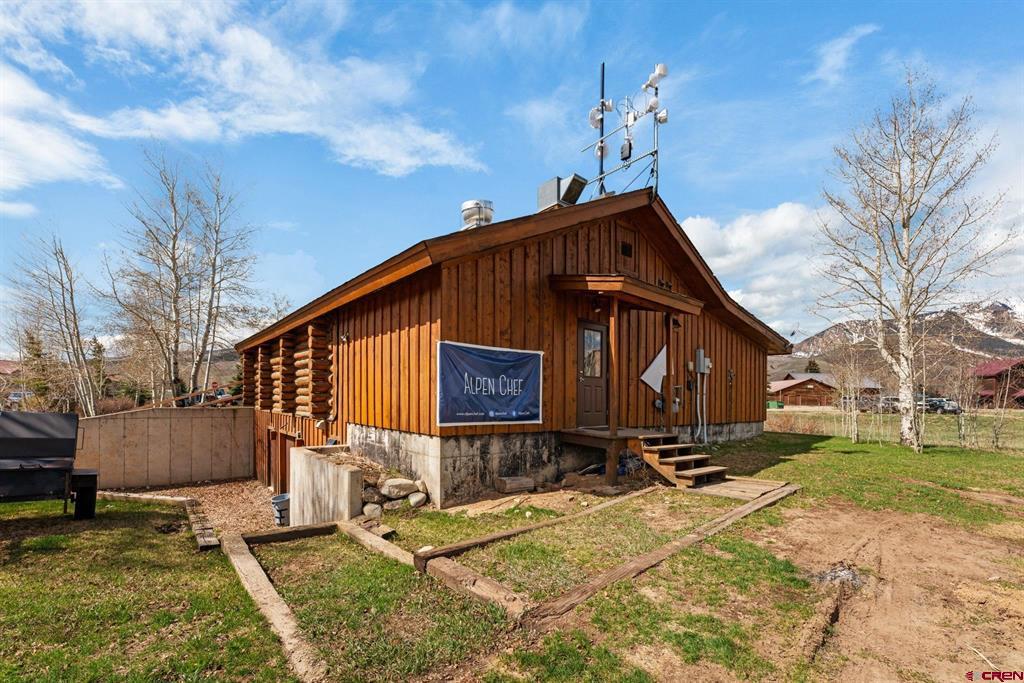 207 Elcho Avenue Unit: 14