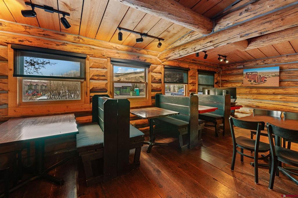 207 Elcho Avenue Unit: 14