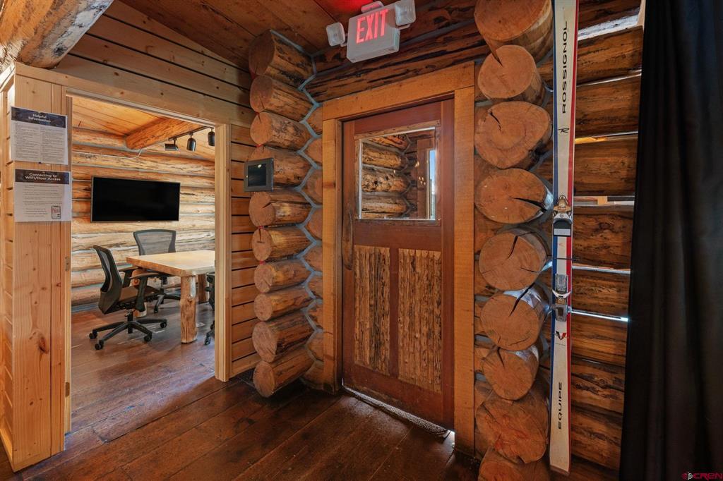 207 Elcho Avenue Unit: 14