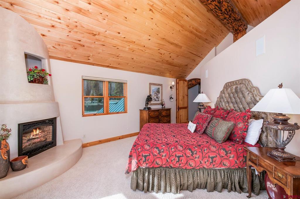 536 Journeys End Road