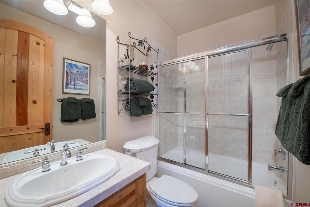 536 Journeys End Road