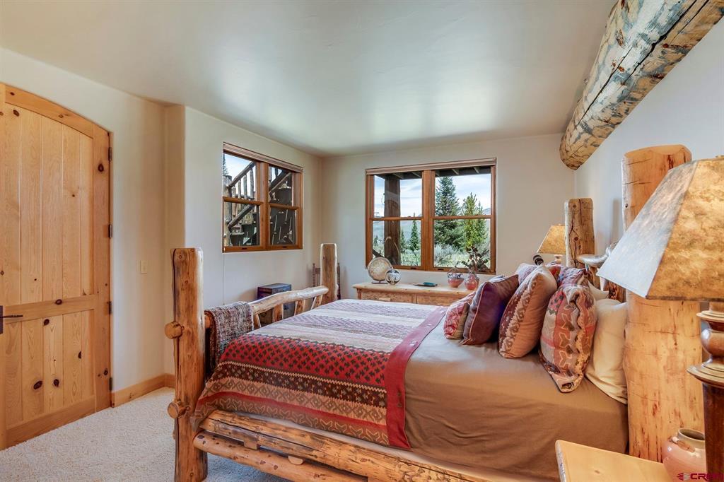 536 Journeys End Road