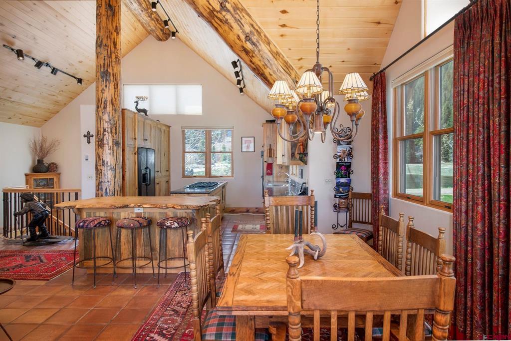 536 Journeys End Road