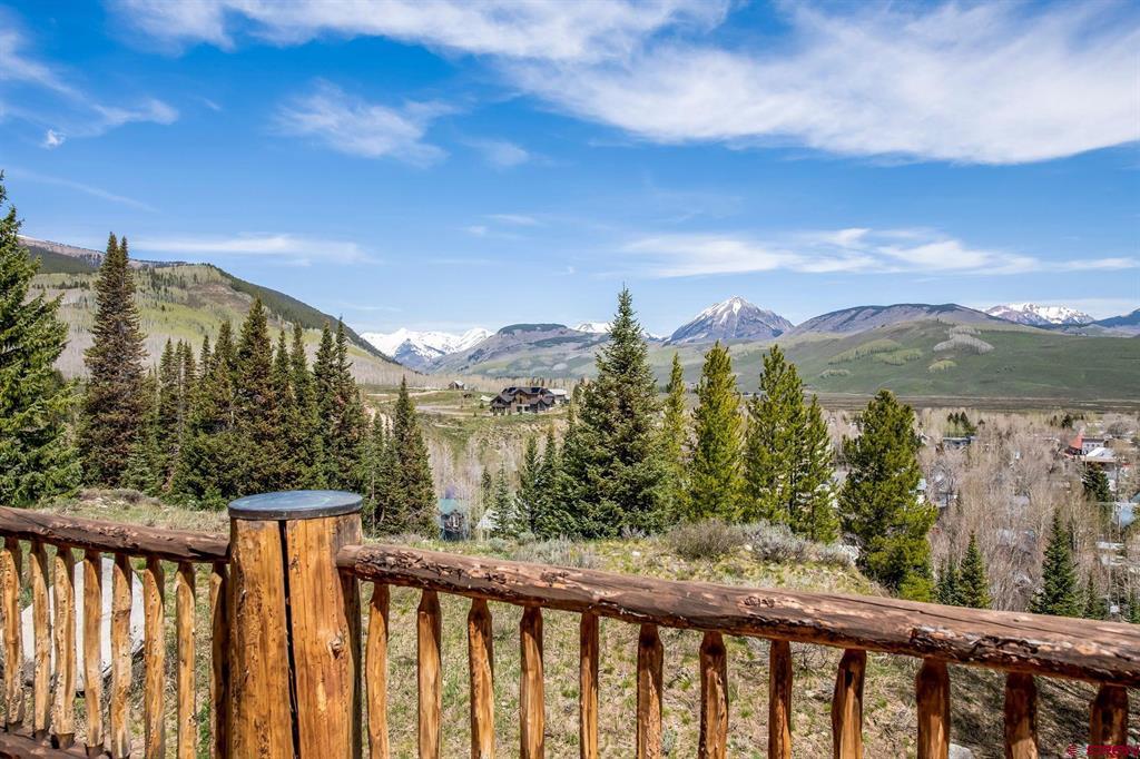 536 Journeys End Road