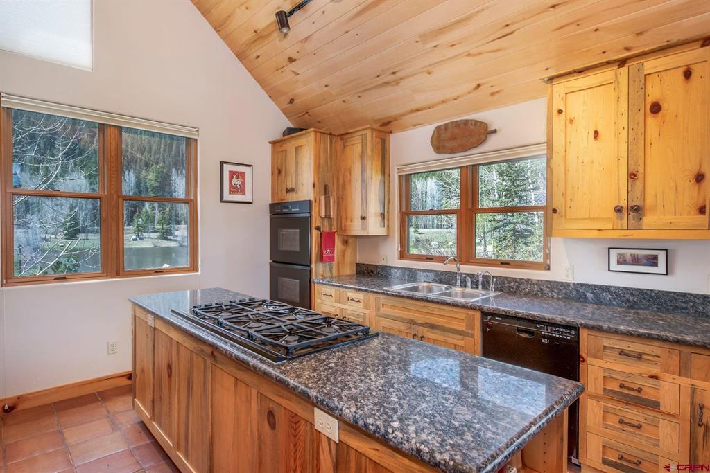 536 Journeys End Road