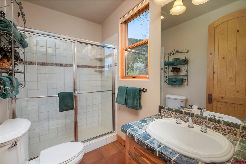 536 Journeys End Road