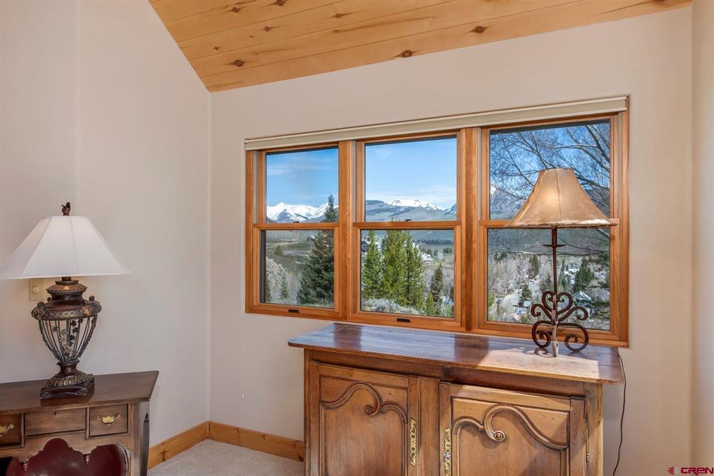 536 Journeys End Road