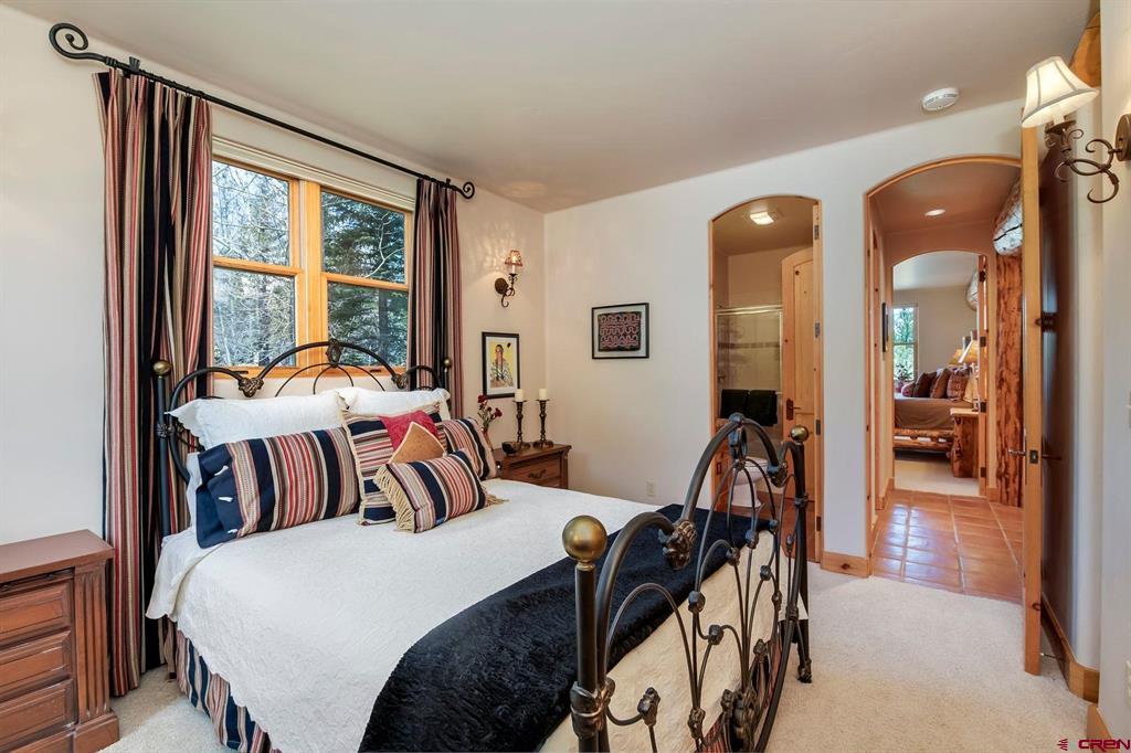 536 Journeys End Road