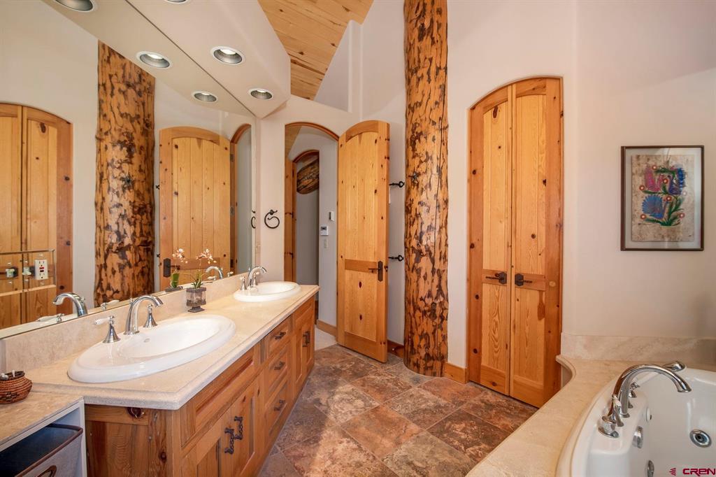 536 Journeys End Road