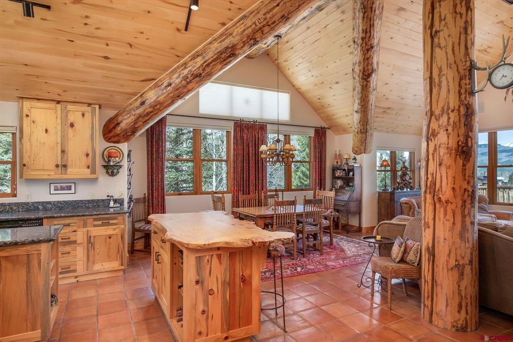 536 Journeys End Road