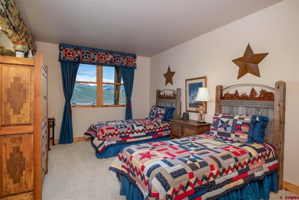 536 Journeys End Road