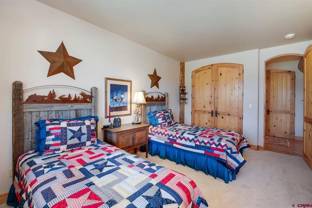 536 Journeys End Road