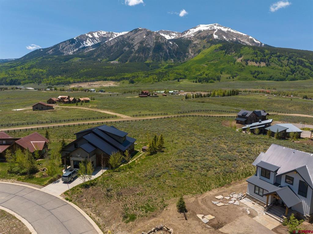 531 Larkspur Loop