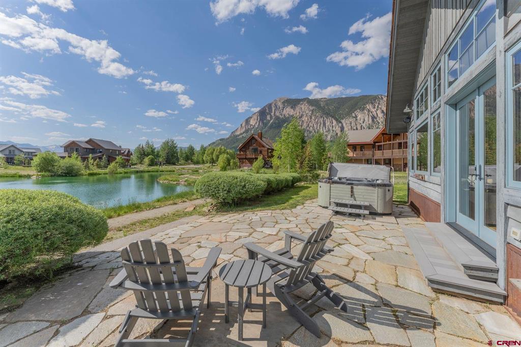 330 Larkspur Loop