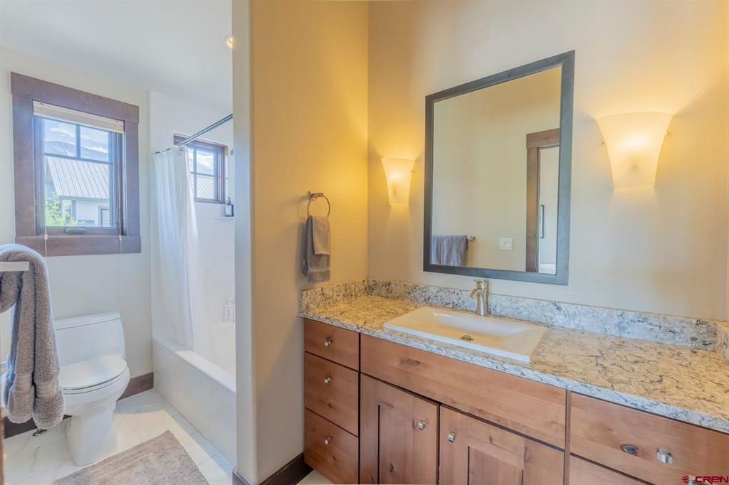 330 Larkspur Loop